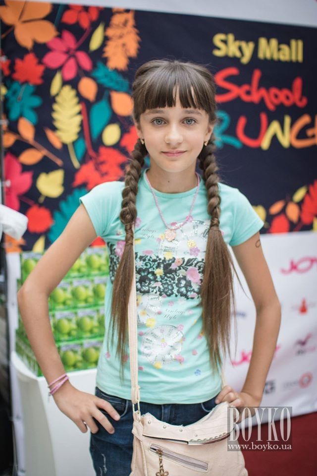 Boyko_Beauty_School_Sky_Mall_School_Brunch_026