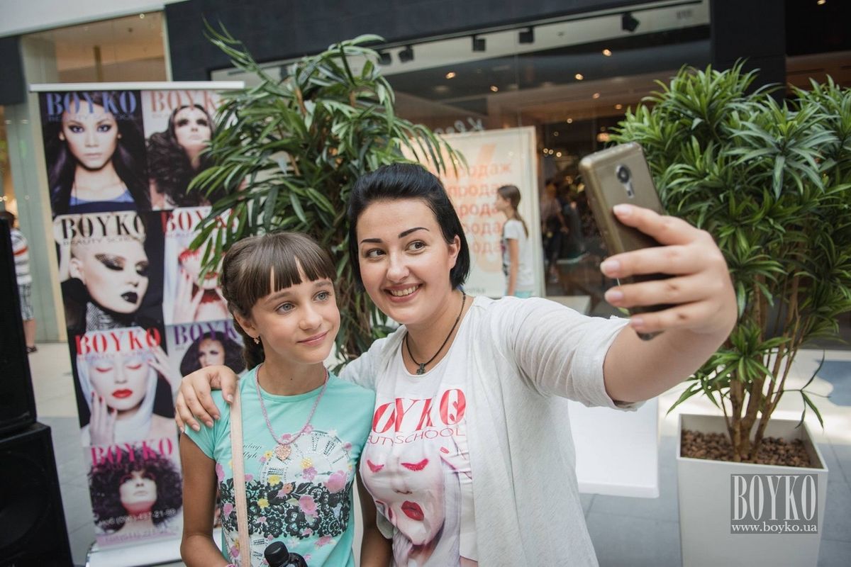 Boyko_Beauty_School_Sky_Mall_School_Brunch_027