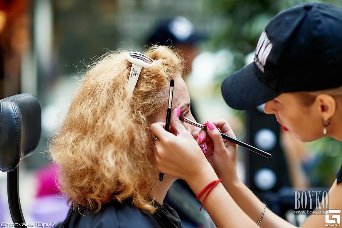 Boyko_Beauty_School_Sky_Mall_Shopping_Brunch_034