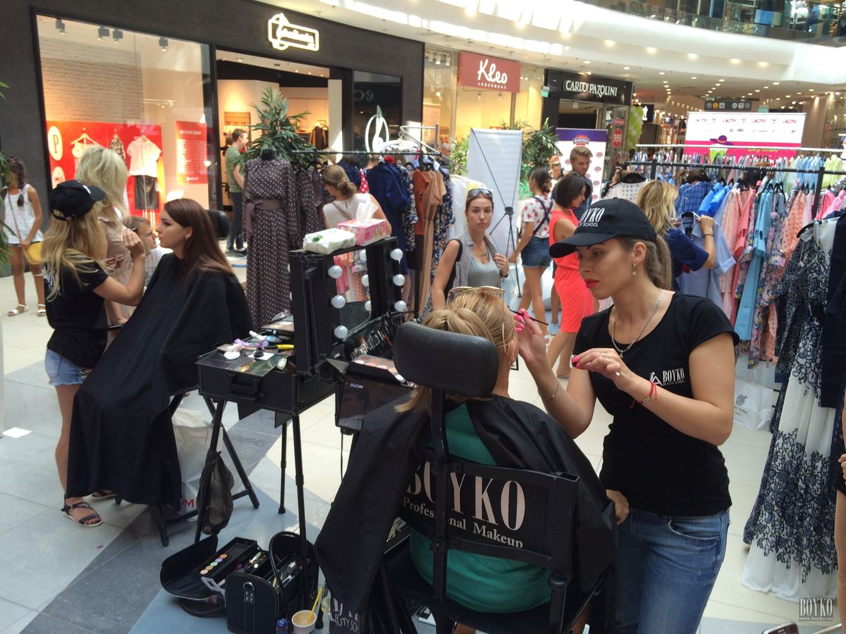 sky_mall_shoping_brunch_Boyko_Beauty_School (18)